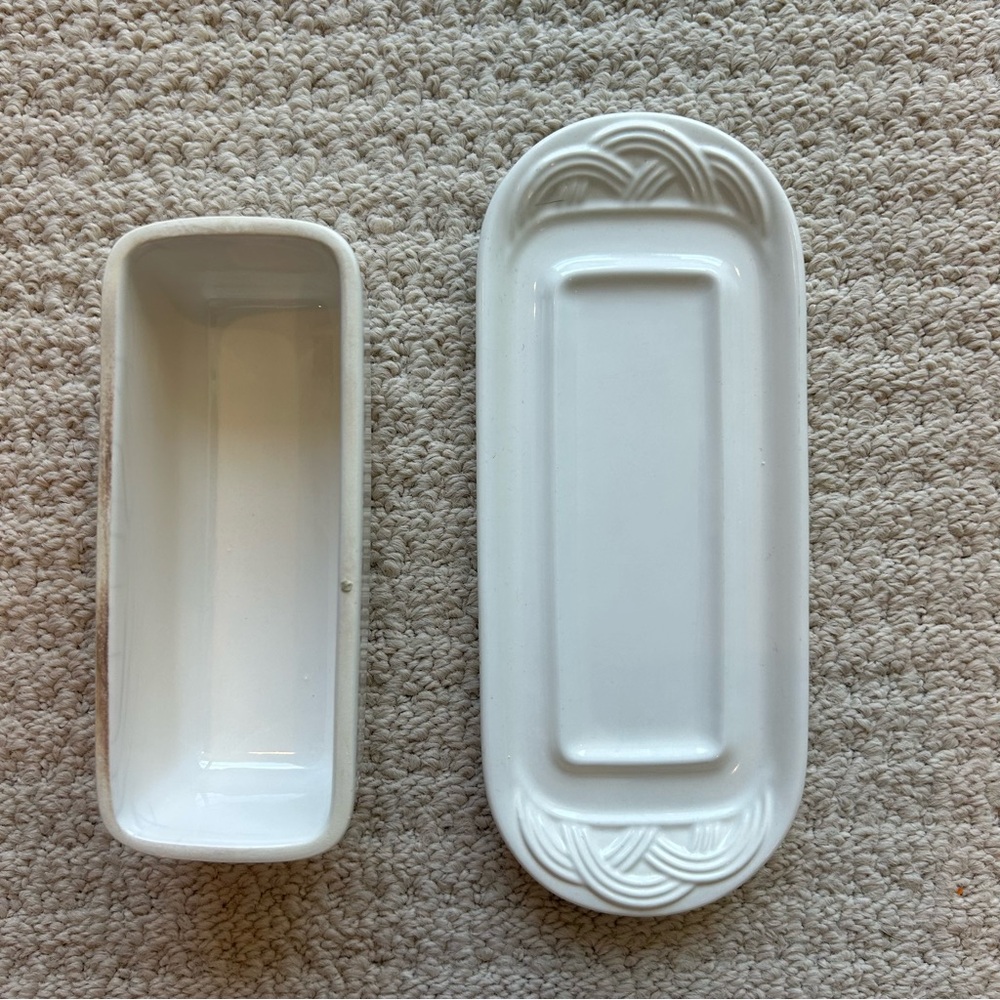 Pfaltzgraff Acadia White 1/4 lb Covered Butter Dish - Picture 7 of 16